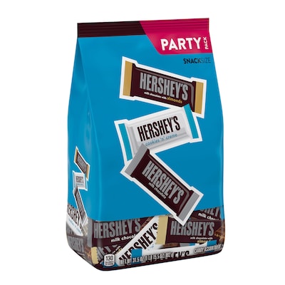 HERSHEYS Assorted Milk Chocolate and White Creme Candy Party Pack, 31.5 oz (3400093933)