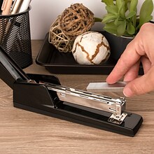 Swingline 747 Classic Desktop Stapler, 30-Sheet Capacity, Staples Included, Black (74701)