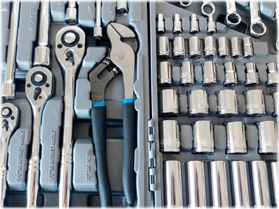 Apollo Tools 163-Piece Mechanics Tool Kit, SAE and Metric (DT0002)