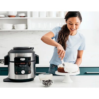 Ninja Foodi 8-qt  14-in-1 XL Pressure Cooker Steam Fryer with SmartLid, Black, Stainless Steel (OL601)