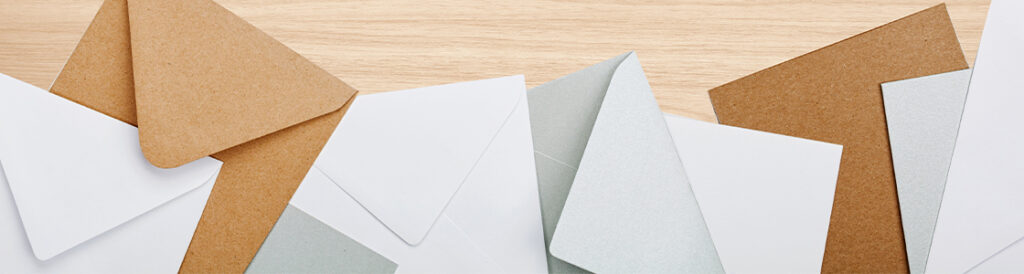 Envelopes with different colors and sizes