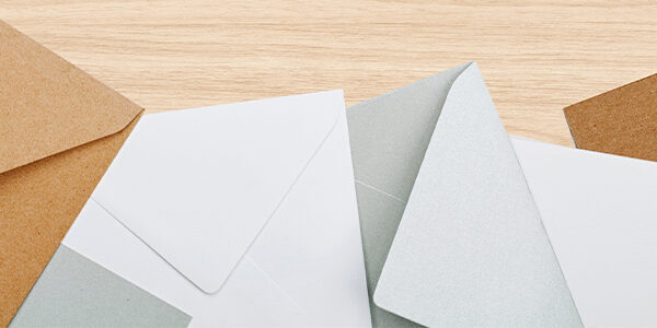 Envelopes with different colors and sizes