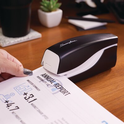 Swingline Breeze Electric Desktop Stapler, 20-Sheet Capacity, Black/White (42131/43132)