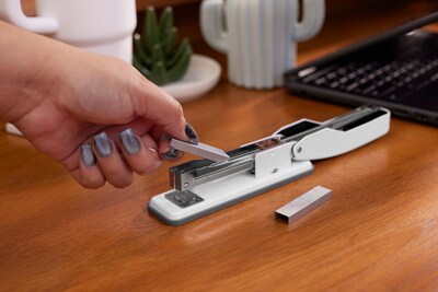 Swingline Cub Reduced-Effort Desktop Stapler, 20-Sheet Capacity, Arctic White (S701067)