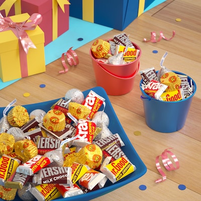 Hershey's & Reese's Assorted Chocolate Flavored Candy Party Pack, 27.2 oz. (34000 99982)