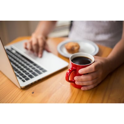 Folgers Classic Roast Coffee Fraction Pack, Medium Roast, 2.7 oz., 50/Carton (2550006106)