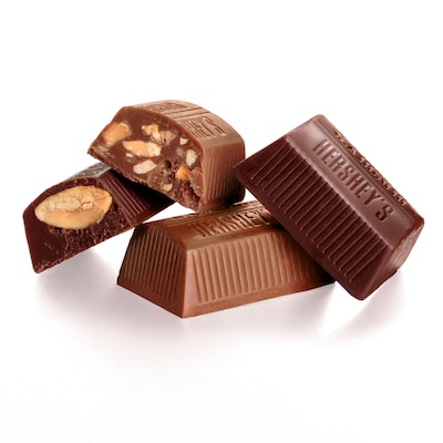 Hershey's Nuggets Assorted Chocolate Candy Party Pack, 26 oz. (HEC01878)