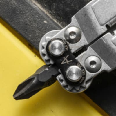 SOG PowerPint 18-in-1 Mini Multi-Tool (SOG-PP1001-CP)
