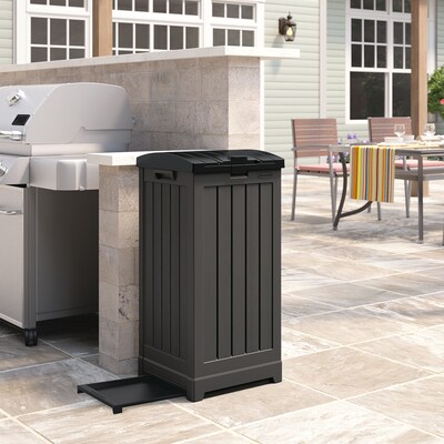 Suncast Resin Trash Can with Lid, 39 Gallon, Peppercorn and Black (GH3900)