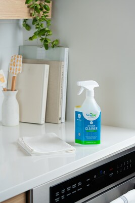 Simpleaf Clean Kitchen Cleaner & Degreaser with Easy Refill Bottle, Citrus Zest, 2.5 Gallon (S-KCBIB012.5GCZ)