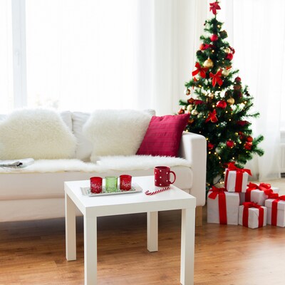 Elegant Designs Merry & Bright Christmas Candle, Red and Green, Set of 3 (HG5000-GAR)
