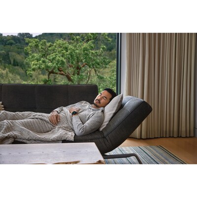 Garmin vívoactive 5 Smartwatch, GPS, 42.2mm, Navy Silicone Band (010-02862-12)