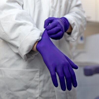 Aurelia 93778 Sonic Powder Free Nitrile Food Safe Exam Gloves, Large, Cobalt Blue, 300 Gloves/Box, 10/Box