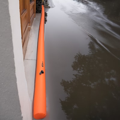 Quick Dam Log Dam Portable Water-Filled Flood Barrier, 6 in. x 10 ft. (QDLD610)