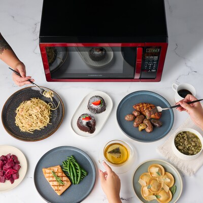 Farberware Classic 1.1 Cu. Ft. Countertop Microwave, Metallic Red (FMO11AHTBKN)