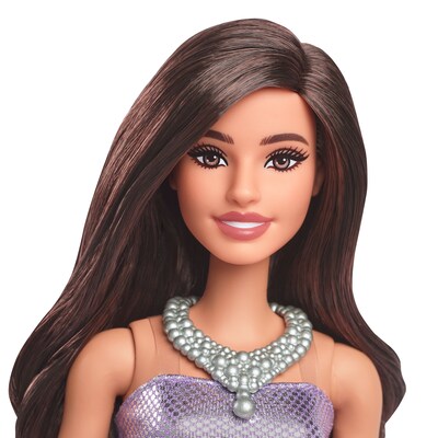 Barbie Fashionista Doll (HYT92)
