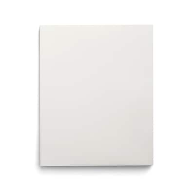 Staples Smooth 2-Pocket Paper Folder, White, 25/Box (50760/27537-CC)