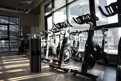 Gritt Commercial Wipe & Wipe Dispenser Starter Kit, Black, 800 Wipe Count (GRI509-BLK-RW)