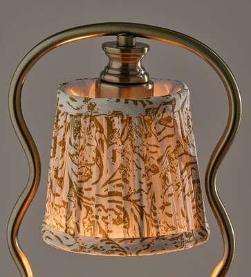Simplee Adesso Twirl Candlewarmer 13.5" Halogen Table Lamp, Antique Brass/Beige/White Floral (SL1195-21)