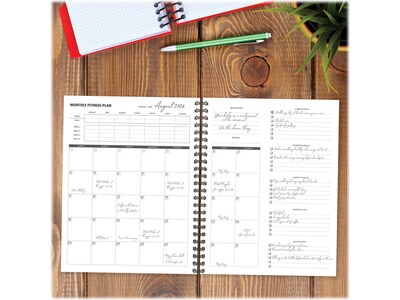 Willow Creek Fitness 8.5" x 11" Monthly Planner, Green  (40331)