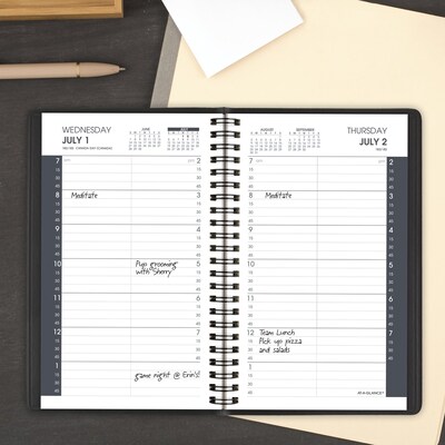 2026-2027 AT-A-GLANCE 5" x 8" Academic Daily Planner, Faux Leather Cover, Black (70-807-05-27)