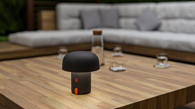Kooduu Sensa Play 8.5" LED Speaker Lamp with USB Port, Black (1203-01)
