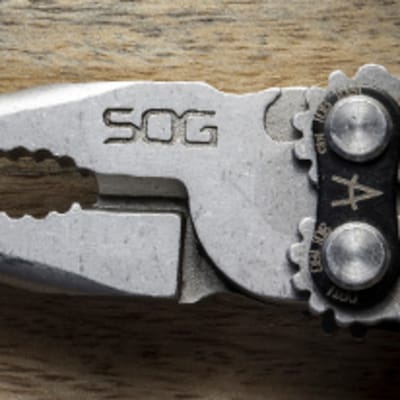 SOG PowerPint 18-in-1 Mini Multi-Tool (SOG-PP1001-CP)