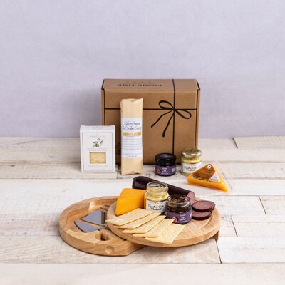 Brie Gourmet Gift Set - Board, Tools and Gourmet Food Pack