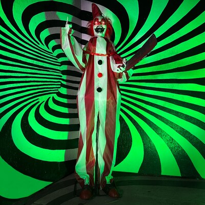 Haunted Hill Farm Lifesize Animatronic Clown Holding Knife (HHCLOWN-36FLSA)