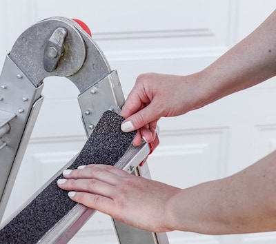 Gorilla Anti-Slip Tread Tape, 2" x 10 ft., Black (115944)