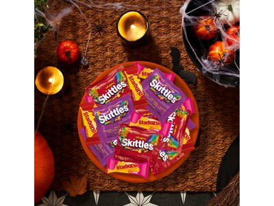 Skittles & Starburst Assorted Halloween Candy Bulk Bag, 58.26 oz., 140 Pieces/Bag (462825)