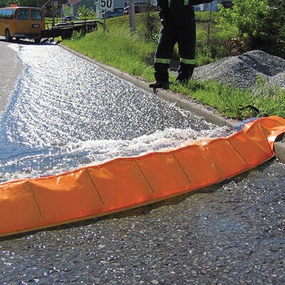 Quick Dam Universal Water Force Flood Control Dam, 20" x 30' (QDWGWL-2030)