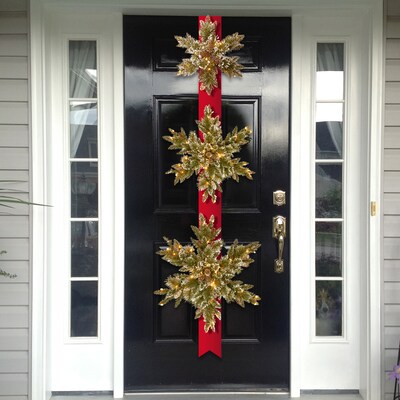 National Tree Company 77 Pre-Lit Glittery Bristle Pine Triple Snowflake Door Hang (GB1-300LT-18S-B)