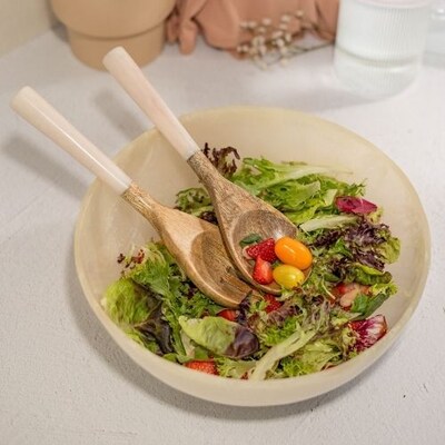 Jeanne Fitz Resin Collection Salad Servers – Cream