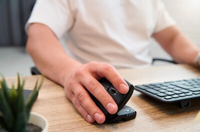 Contour Design Unimouse Wireless Ergonomic Vertical Optical USB Mouse, Black (CDUMBK11001)