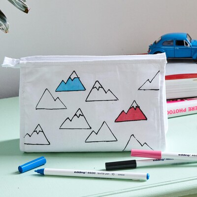 Edding Edd Textile Markers and Pens, 4600 Series Textile Pen, Assorted Ink, 5/Set (EDD446005999)