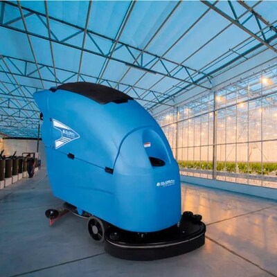 Global Industrial Auto Floor Scrubber w/ Traction Drive, 26" Cleaning Path (641265)