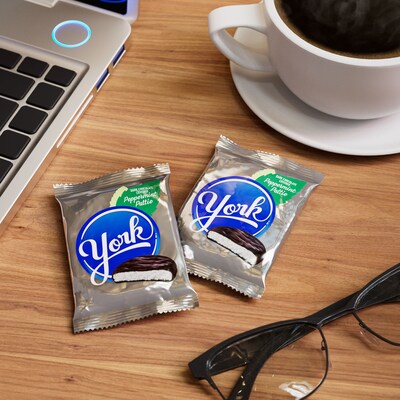 York Dark Chocolate Peppermint Patties Candy Packs, 1.4 oz., 36/Box (00330)