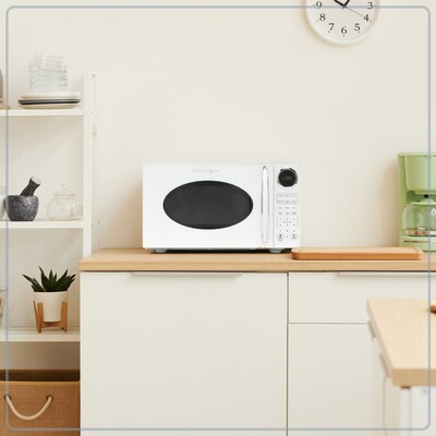 Nostalgia Retro 0.9 Cubic Foot Countertop Microwave, White (NRMOGZ9WH6A)