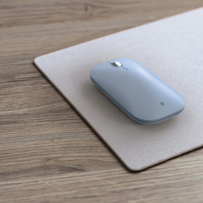 Incase Designed by Microsoft Modern Mobile Wireless Ambidextrous Mouse, Ice Blue (KTF-00104)