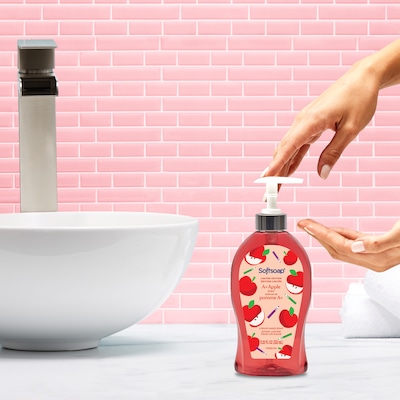 Softsoap Limited Edition Liquid Hand Soap, A+ Apple Scent, 11.25 oz. (61047393)