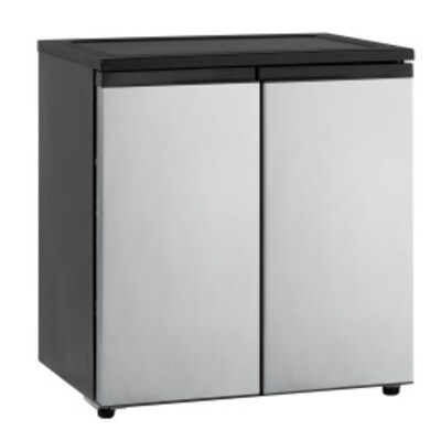 Avanti 5.5 Cu. Ft. Refrigerator w/Freezer, Black/Stainless Steel (RMS551SS)
