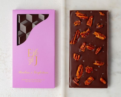 Single Chocolate Bar - 70% Dark With Pecan