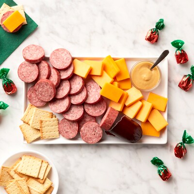 Hickory Farms Holiday Savory Farmhouse Gift Box