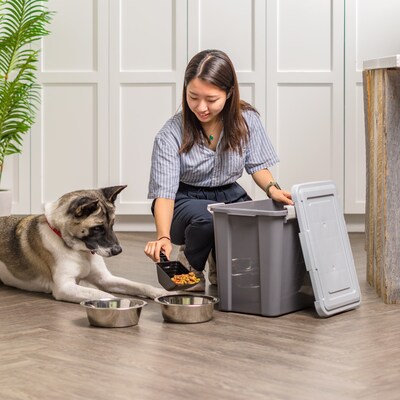 Iris 30-lb, Airtight Dog & Cat Food Container with Scoop, Dark Gray (100148)