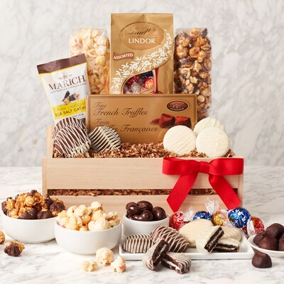 Hickory Farms Sweet Snacks Gift Crate