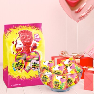 Sour Patch Kids Valentines Assorted Gummy Candy, 18.69 oz. (MOZ01063)