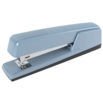 Swingline 747 Classic Desktop Stapler, 20-Sheet Capacity, Staples Included, Sky Blue (74708)