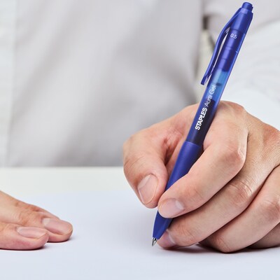 Staples Aura Retractable Gel Pens, Fine Point, Blue Ink, Dozen (50365)