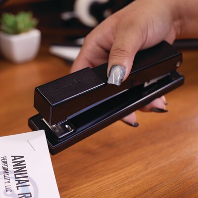 Swingline Desktop Stapler, 20-Sheet Capacity, Black (40501)